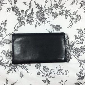 Tumi Black Leather Women's Wallet/Clutch